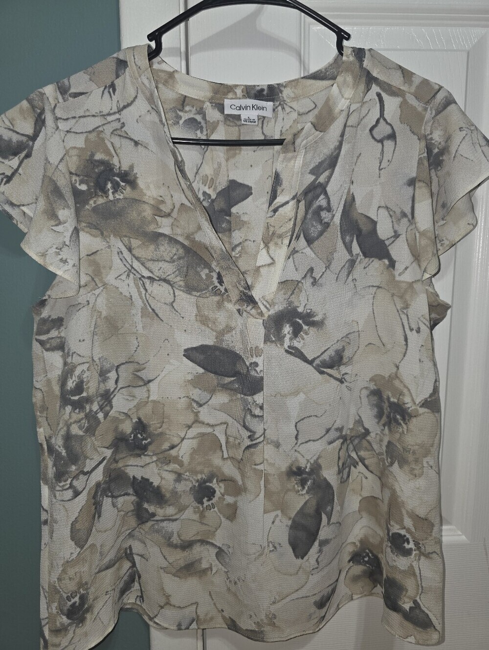 Calvin Klein Beige and Gray Floral V-Neck Flutter Sleeve Blouse